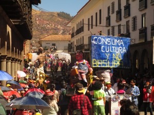 A float featured in a parade by the Ministry of Education in anticipation of the Inti Raymi festival